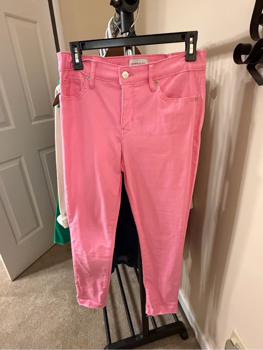 crown & ivy Bright Pink Skinny Jeans